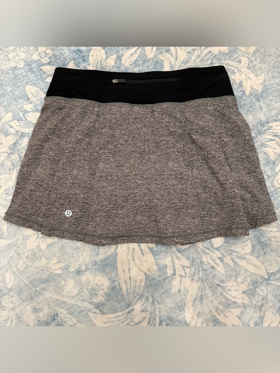 lululemon athletica Dresses & Skirts - lululemon athletica Women's Gray Athletic Skirt with Black Waistband size 4